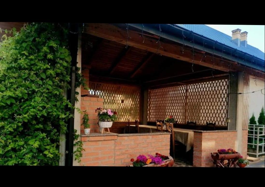 Enigma Bucovinei Hotel Vicovu de Jos Exterior photo