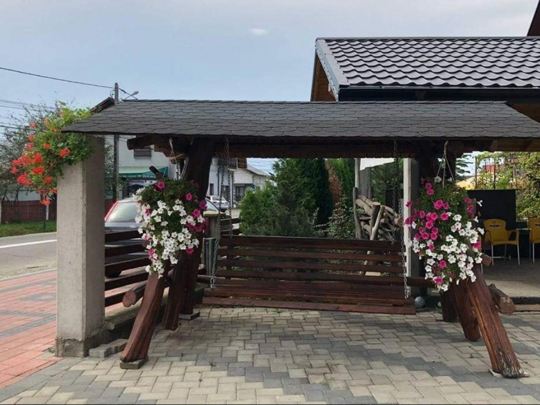 Enigma Bucovinei Hotel Vicovu de Jos Exterior photo