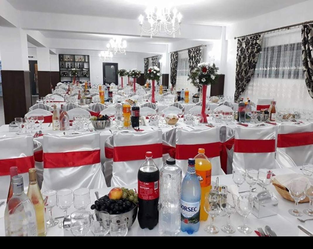 Enigma Bucovinei Hotel Vicovu de Jos Exterior photo