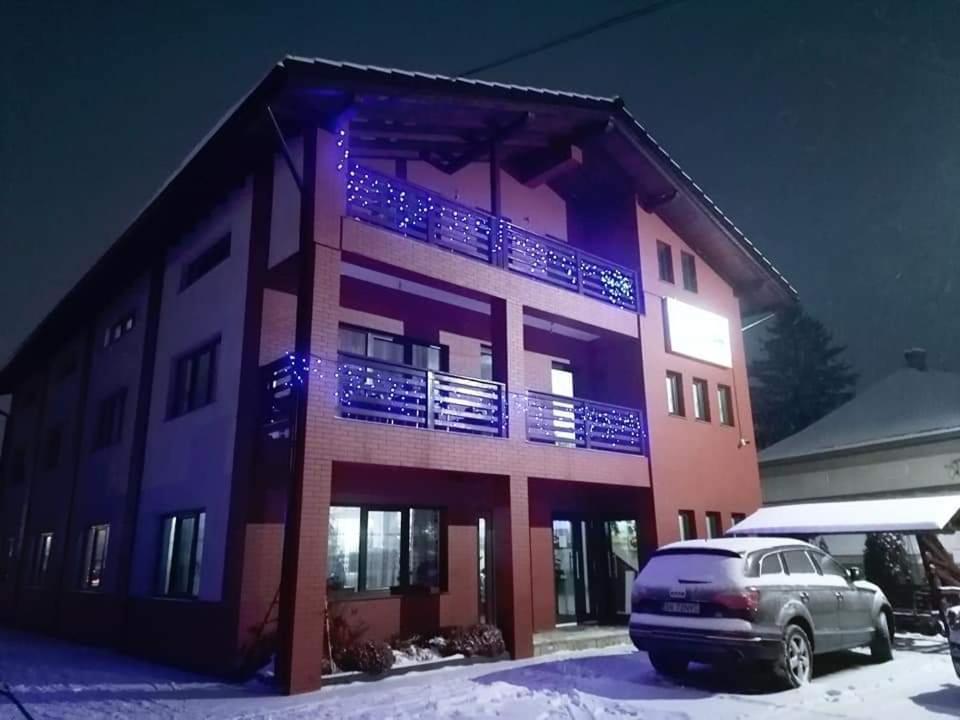 Enigma Bucovinei Hotel Vicovu de Jos Exterior photo